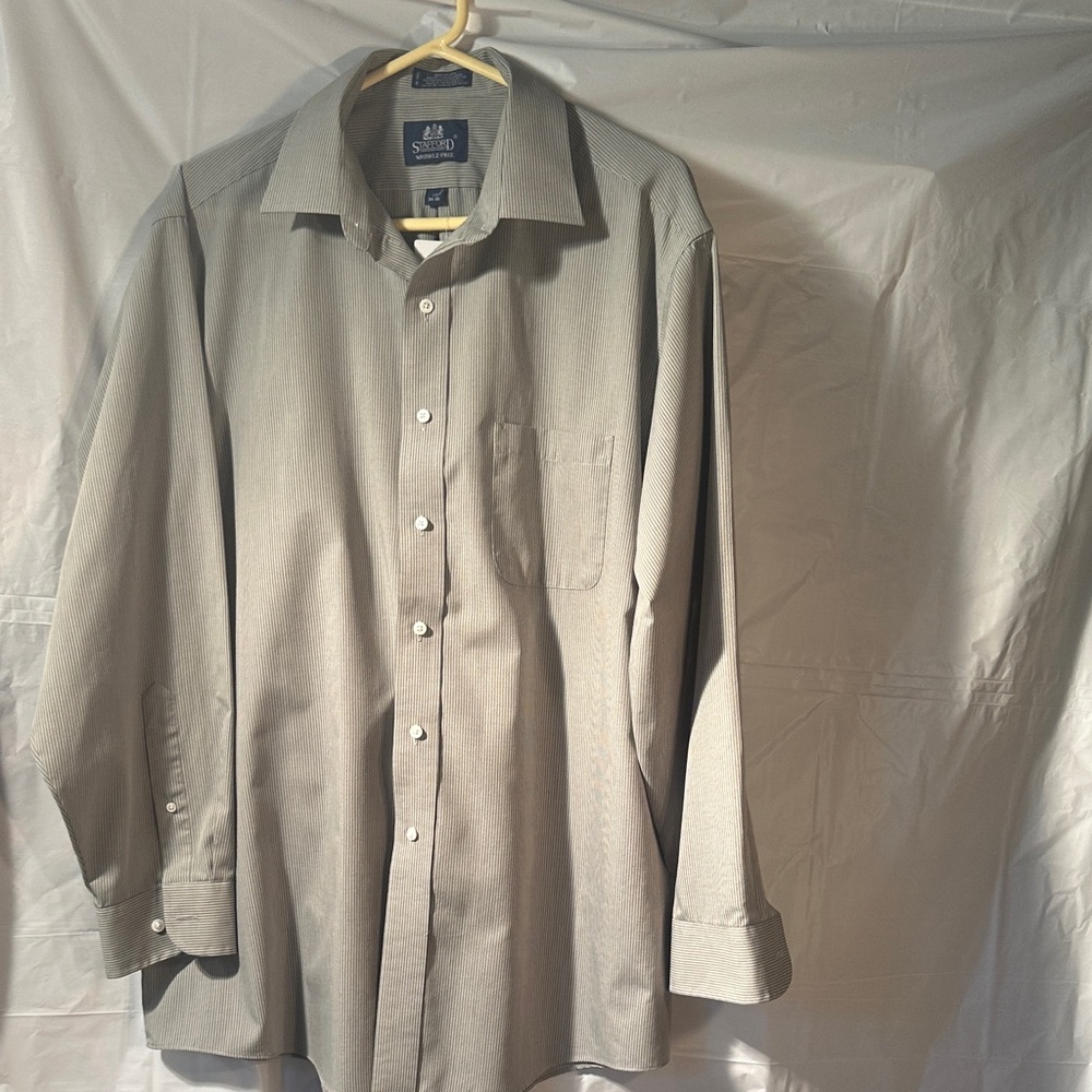 Stafford Men's Classic Gray Dress Shirt
